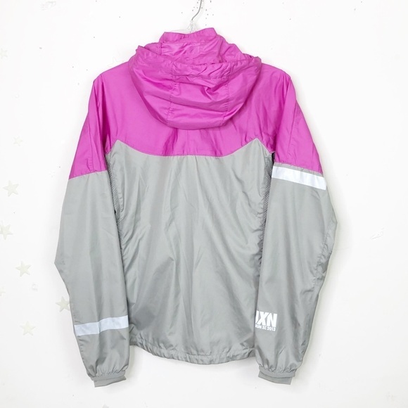 NIKE pink and gray hooded running jacket - Picture 4 of 11